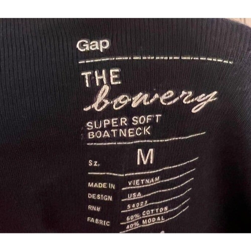 GAP THE BOWERY SUPER SOFT BOATNECK BLUE V-NECK LONG SLEEVE; SIZE MEDIUM - Picture 3 of 4